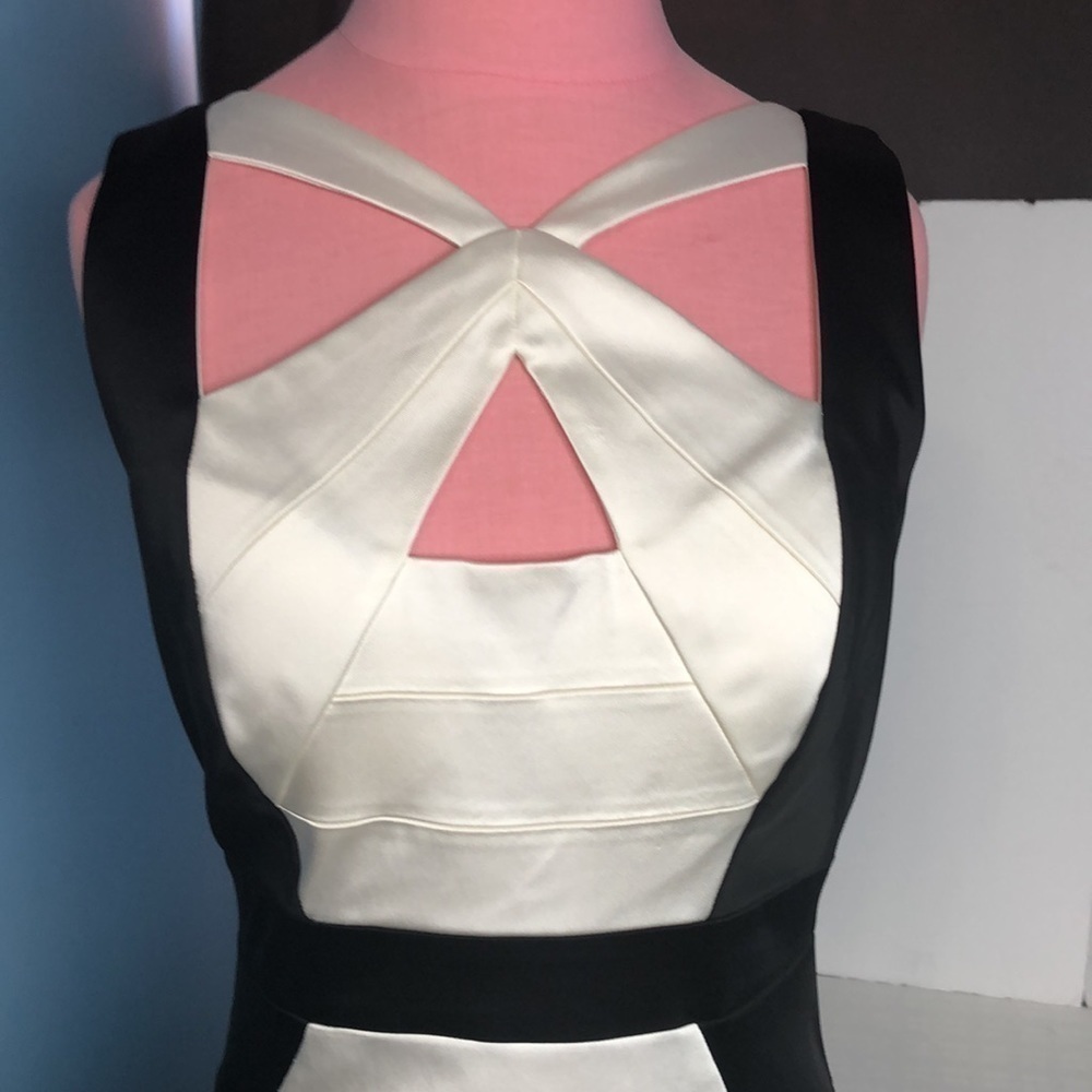 Beautiful Bodycon evening dress - Picture 2 of 11